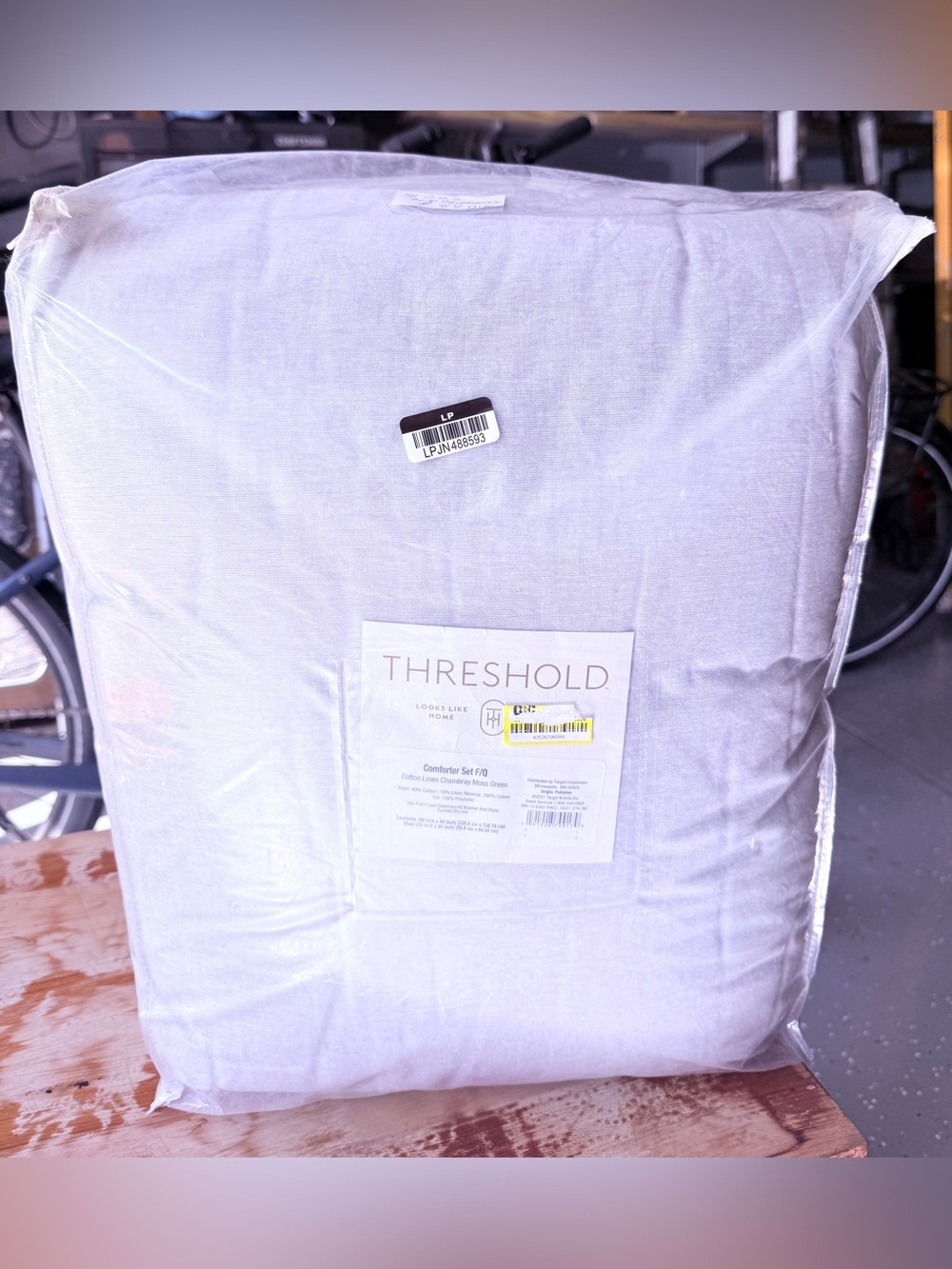 Threshold Cotton Linen Chambray Comforter Set in Moss Green, sized Full/Queen